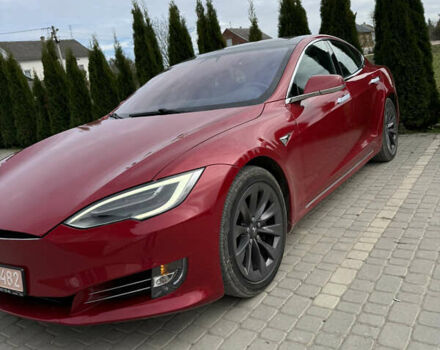 Красный Тесла Модель С, объемом двигателя 0 л и пробегом 114 тыс. км за 21500 $, фото 1 на Automoto.ua