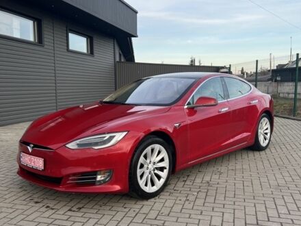 Красный Тесла Модель С, объемом двигателя 0 л и пробегом 253 тыс. км за 14900 $, фото 1 на Automoto.ua