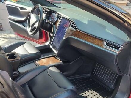 Тесла Модель С 2018 у Києві на Automoto.ua Червоний Тесла Модель С, об'ємом двигуна 0 л та пробігом 150 тис. км за 20000 $, фото 1 на Automoto.ua