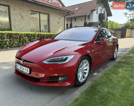 Красный Тесла Модель С, объемом двигателя 0 л и пробегом 239 тыс. км за 15900 $, фото 1 на Automoto.ua