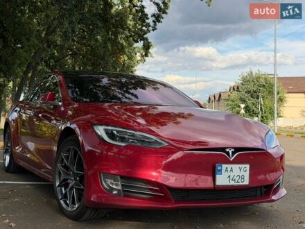 Красный Тесла Модель С, объемом двигателя 0 л и пробегом 135 тыс. км за 24000 $, фото 1 на Automoto.ua