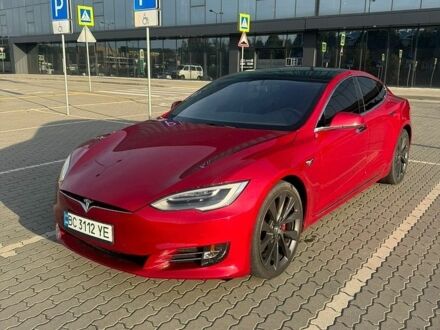 Красный Тесла Модель С, объемом двигателя 0 л и пробегом 295 тыс. км за 25500 $, фото 1 на Automoto.ua