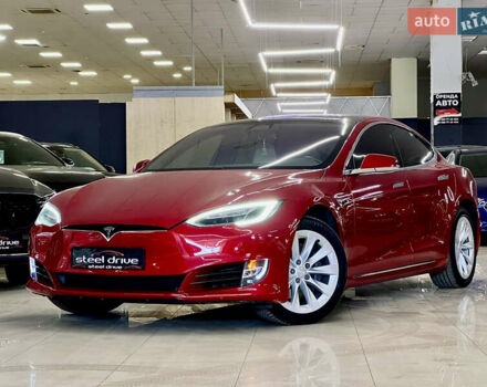 Червоний Тесла Модель С, об'ємом двигуна 0 л та пробігом 64 тис. км за 24999 $, фото 1 на Automoto.ua