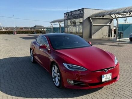 Красный Тесла Модель С, объемом двигателя 0 л и пробегом 74 тыс. км за 31000 $, фото 1 на Automoto.ua