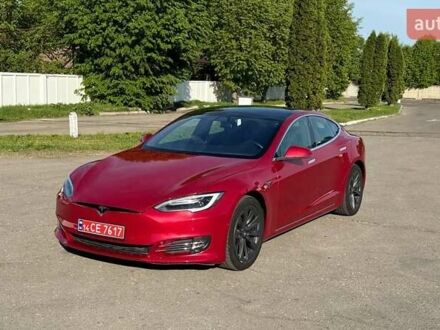 Тесла Модель С 2020 в Белой Церкве на Automoto.ua Красный Тесла Модель С, объемом двигателя 0 л и пробегом 83 тыс. км за 25400 $, фото 1 на Automoto.ua
