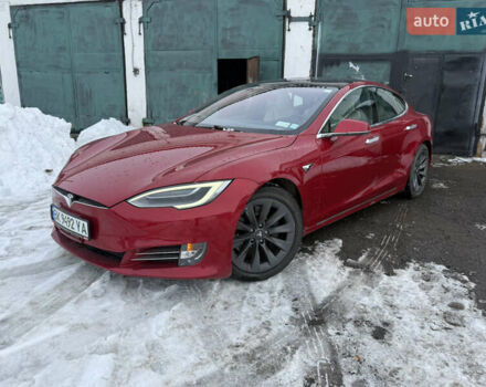 Красный Тесла Модель С, объемом двигателя 0 л и пробегом 118 тыс. км за 24300 $, фото 1 на Automoto.ua