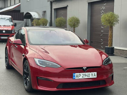 Красный Тесла Модель С, объемом двигателя 0 л и пробегом 55 тыс. км за 51000 $, фото 1 на Automoto.ua