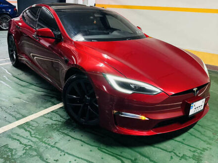 Красный Тесла Модель С, объемом двигателя 0 л и пробегом 55 тыс. км за 42000 $, фото 1 на Automoto.ua