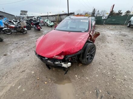 Тесла Модель С 2023 у Смеле на Automoto.ua Червоний Тесла Модель С, об'ємом двигуна 0 л та пробігом 57 тис. км за 24143 $, фото 1 на Automoto.ua