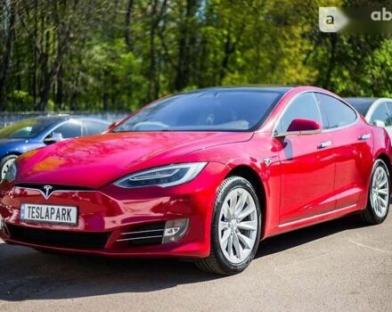 Тесла Модель С 2017 у Києві на Automoto.ua Тесла Модель С, об'ємом двигуна 0 л та пробігом 59 тис. км за 44999 $, фото 9 на Automoto.ua