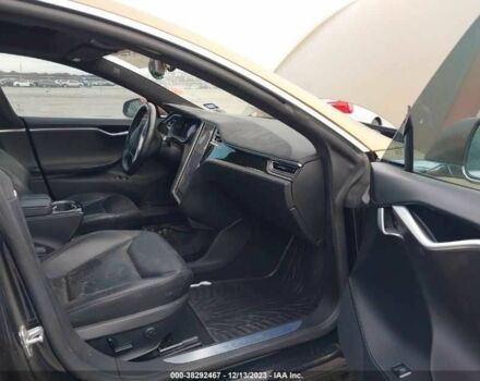 Тесла Модель С, объемом двигателя 1 л и пробегом 43 тыс. км за 4900 $, фото 3 на Automoto.ua