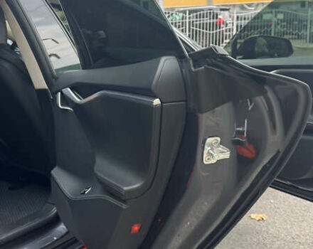 Тесла Модель С, объемом двигателя 0 л и пробегом 93 тыс. км за 14900 $, фото 28 на Automoto.ua