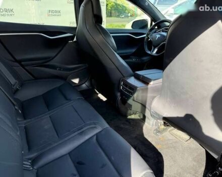 Тесла Модель С 2017 в Луцке на Automoto.ua Тесла Модель С, объемом двигателя 0 л и пробегом 135 тыс. км за 12900 $, фото 5 на Automoto.ua