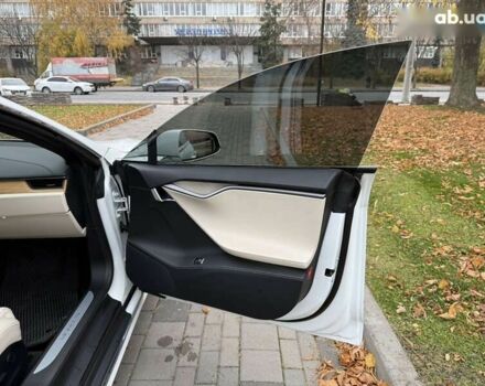 Тесла Модель С, объемом двигателя 0 л и пробегом 52 тыс. км за 27800 $, фото 24 на Automoto.ua