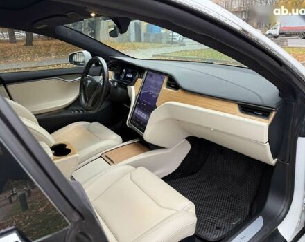 Тесла Модель С, объемом двигателя 0 л и пробегом 52 тыс. км за 27800 $, фото 26 на Automoto.ua