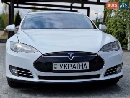 Тесла Модель С 2013 у Києві на Automoto.ua Тесла Модель С, об'ємом двигуна 0 л та пробігом 268 тис. км за 14000 $, фото 1 на Automoto.ua