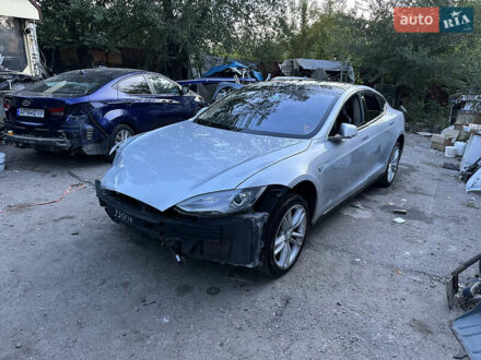 Тесла Модель С 2014 у Запоріжжя на Automoto.ua Тесла Модель С, об'ємом двигуна 0 л та пробігом 100 тис. км за 6999 $, фото 1 на Automoto.ua
