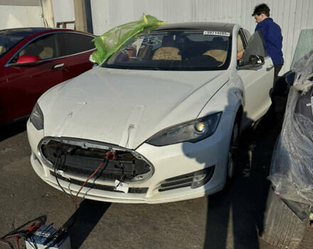 Тесла Модель С, объемом двигателя 0 л и пробегом 255 тыс. км за 7500 $, фото 1 на Automoto.ua