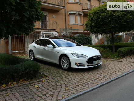 Тесла Модель С 2015 в Киеве на Automoto.ua Тесла Модель С, объемом двигателя 0 л и пробегом 227 тыс. км за 15999 $, фото 1 на Automoto.ua