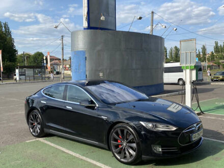 Тесла Модель С 2015 в Николаеве на Automoto.ua Тесла Модель С, объемом двигателя 0 л и пробегом 210 тыс. км за 25500 $, фото 1 на Automoto.ua