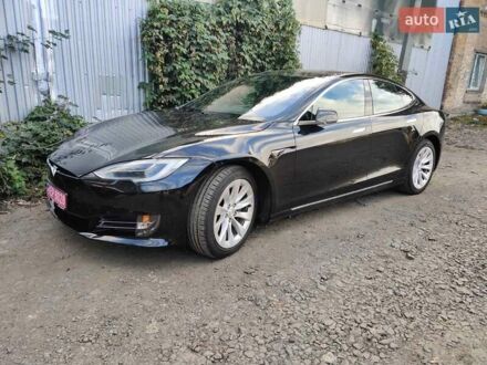 Тесла Модель С 2018 в Луцке на Automoto.ua Тесла Модель С, объемом двигателя 0 л и пробегом 68 тыс. км за 19800 $, фото 1 на Automoto.ua