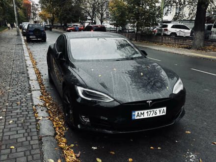 Тесла Модель С 2018 в Ивано-Франковске на Automoto.ua Тесла Модель С, объемом двигателя 0 л и пробегом 121 тыс. км за 27500 $, фото 1 на Automoto.ua