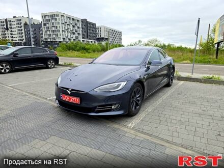 Тесла Модель С 2019 в Львове на Automoto.ua Тесла Модель С, объемом двигателя 0.35 л и пробегом 106 тыс. км за 24900 $, фото 1 на Automoto.ua