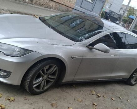 Серый Тесла Модель С, объемом двигателя 0 л и пробегом 170 тыс. км за 6000 $, фото 2 на Automoto.ua