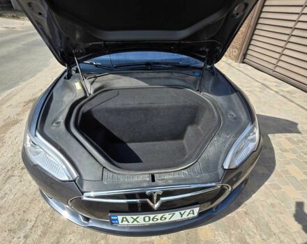 Серый Тесла Модель С, объемом двигателя 0 л и пробегом 170 тыс. км за 15000 $, фото 16 на Automoto.ua