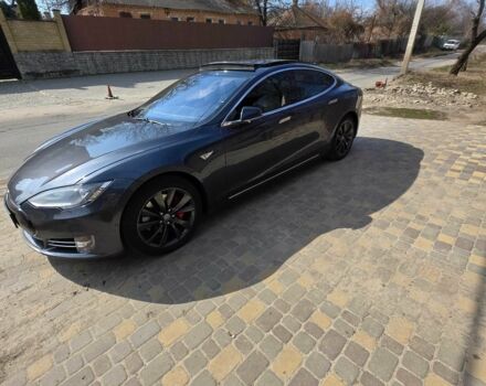 Серый Тесла Модель С, объемом двигателя 0 л и пробегом 170 тыс. км за 15000 $, фото 2 на Automoto.ua