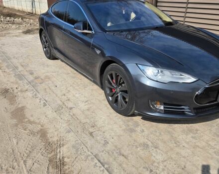 Серый Тесла Модель С, объемом двигателя 0 л и пробегом 170 тыс. км за 15000 $, фото 1 на Automoto.ua