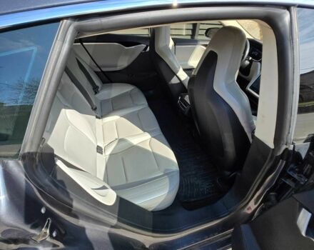 Серый Тесла Модель С, объемом двигателя 0 л и пробегом 170 тыс. км за 15000 $, фото 11 на Automoto.ua