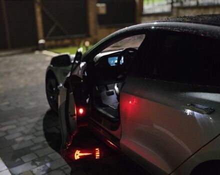 Серый Тесла Модель С, объемом двигателя 0 л и пробегом 200 тыс. км за 19200 $, фото 5 на Automoto.ua