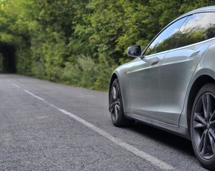 Серый Тесла Модель С, объемом двигателя 0 л и пробегом 200 тыс. км за 19200 $, фото 9 на Automoto.ua