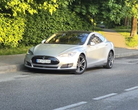 Серый Тесла Модель С, объемом двигателя 0 л и пробегом 200 тыс. км за 19200 $, фото 1 на Automoto.ua