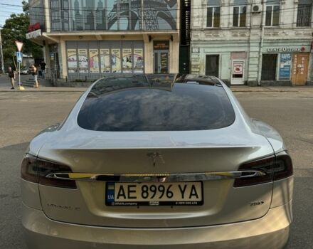 Серый Тесла Модель С, объемом двигателя 0 л и пробегом 73 тыс. км за 18200 $, фото 5 на Automoto.ua