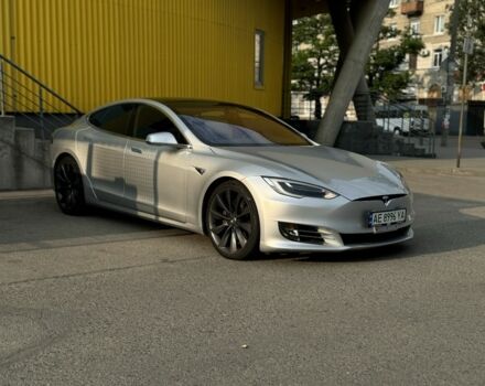 Серый Тесла Модель С, объемом двигателя 0 л и пробегом 73 тыс. км за 18200 $, фото 2 на Automoto.ua