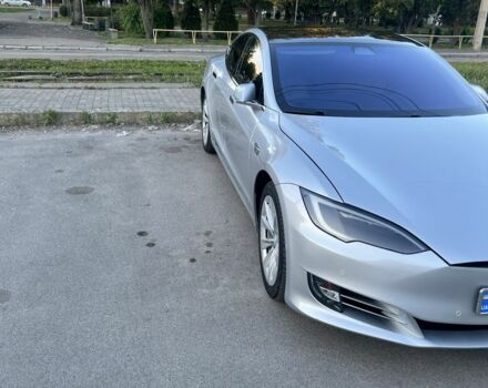 Серый Тесла Модель С, объемом двигателя 0 л и пробегом 96 тыс. км за 25000 $, фото 1 на Automoto.ua