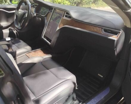 Серый Тесла Модель С, объемом двигателя 0 л и пробегом 65 тыс. км за 25500 $, фото 9 на Automoto.ua