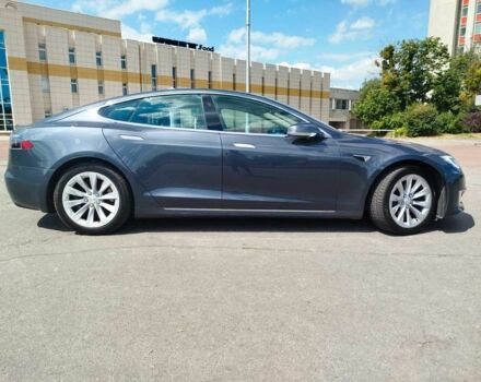 Серый Тесла Модель С, объемом двигателя 0 л и пробегом 65 тыс. км за 25500 $, фото 2 на Automoto.ua