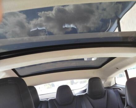 Серый Тесла Модель С, объемом двигателя 0 л и пробегом 65 тыс. км за 25500 $, фото 8 на Automoto.ua