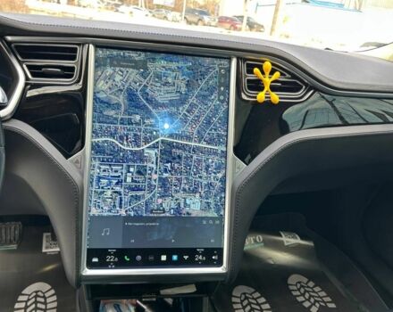 Серый Тесла Модель С, объемом двигателя 0 л и пробегом 178 тыс. км за 13900 $, фото 5 на Automoto.ua