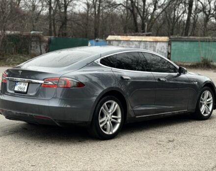 Серый Тесла Модель С, объемом двигателя 0 л и пробегом 232 тыс. км за 10700 $, фото 4 на Automoto.ua