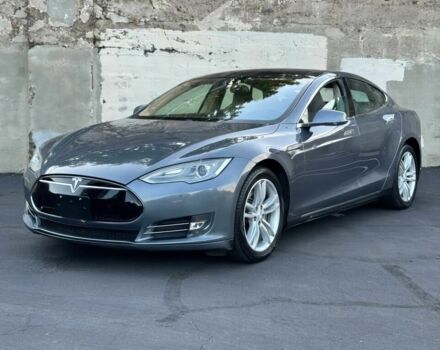 Серый Тесла Модель С, объемом двигателя 0 л и пробегом 81 тыс. км за 4000 $, фото 2 на Automoto.ua