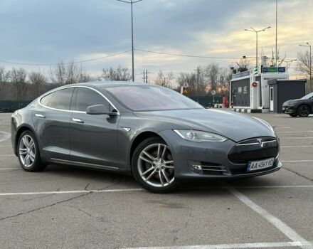 Серый Тесла Модель С, объемом двигателя 0 л и пробегом 230 тыс. км за 12500 $, фото 3 на Automoto.ua