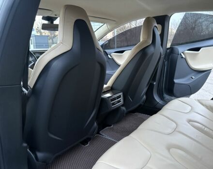 Серый Тесла Модель С, объемом двигателя 0 л и пробегом 230 тыс. км за 12500 $, фото 18 на Automoto.ua