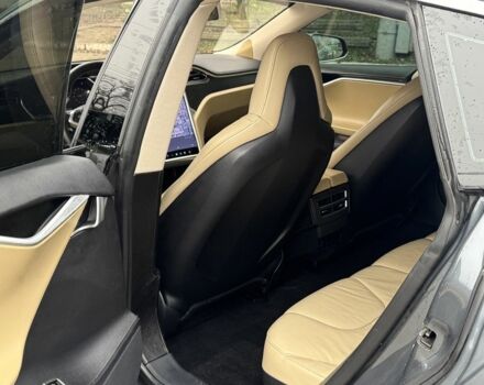 Серый Тесла Модель С, объемом двигателя 0 л и пробегом 232 тыс. км за 10700 $, фото 6 на Automoto.ua