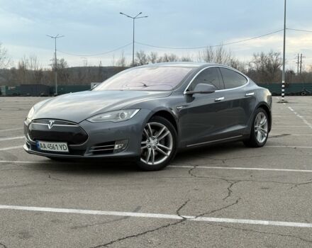 Серый Тесла Модель С, объемом двигателя 0 л и пробегом 230 тыс. км за 12500 $, фото 5 на Automoto.ua