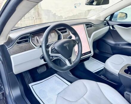 Серый Тесла Модель С, объемом двигателя 0 л и пробегом 81 тыс. км за 4000 $, фото 9 на Automoto.ua