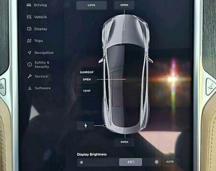 Серый Тесла Модель С, объемом двигателя 0 л и пробегом 118 тыс. км за 26000 $, фото 20 на Automoto.ua